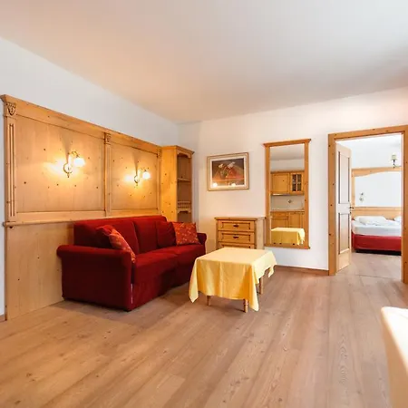 Aparthotel Clara 3*