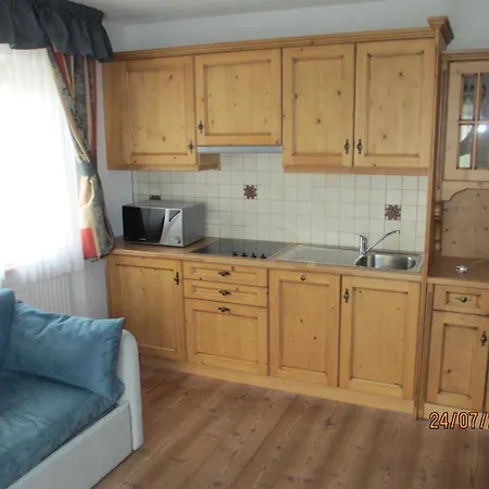 Clara Aparthotel 3*