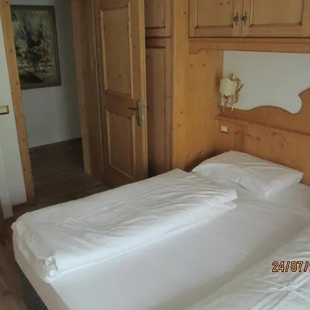 Clara Aparthotel
