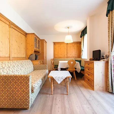 Clara Aparthotel