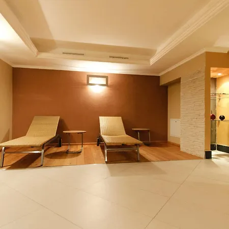 Clara Aparthotel